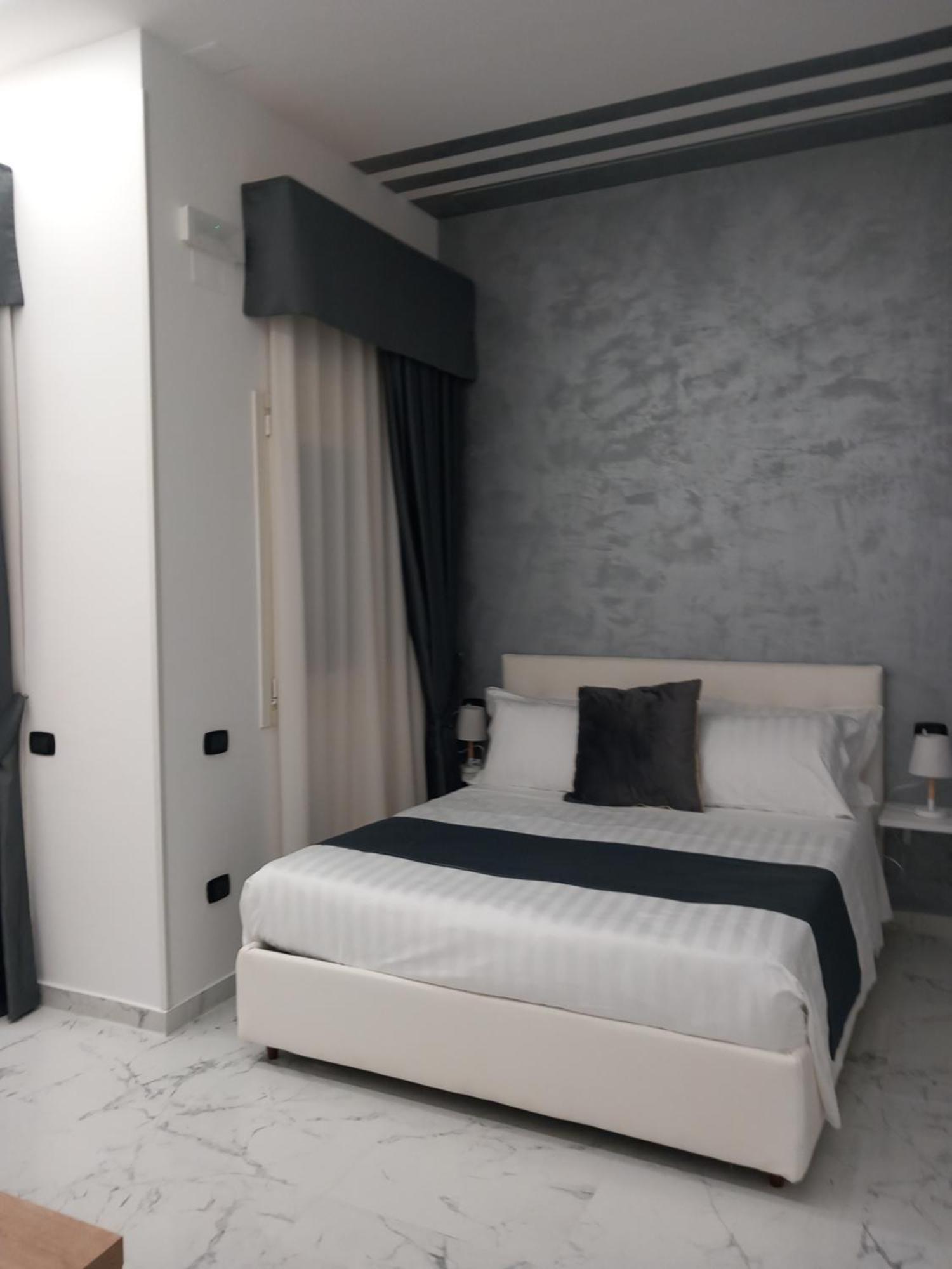 Hotiday Room Collection - Napoli Sant'Arcangelo Exterior foto